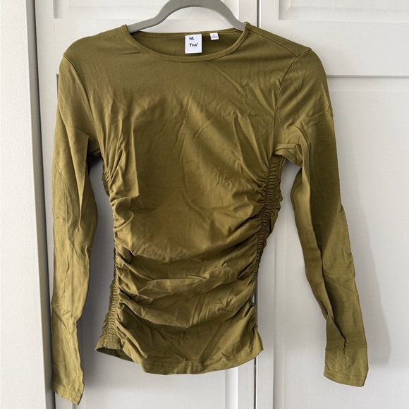 Aritzia Tna Chill Malibu Longsleeve Ancient Olive Ruched Top Size S Fitted - Picture 5 of 9